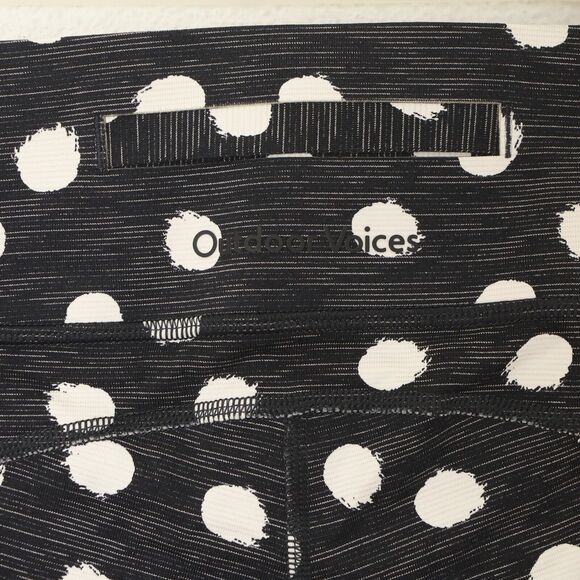 OUTDOOR VOICES TechSweat 3/4 Crop Leggings Size XS Polka Dot Print Black B27 - Picture 5 of 6